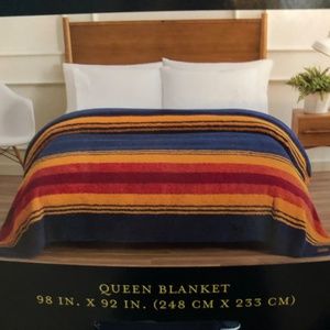 Pendleton Woolen Mills - Queen Blanket - Fleece
